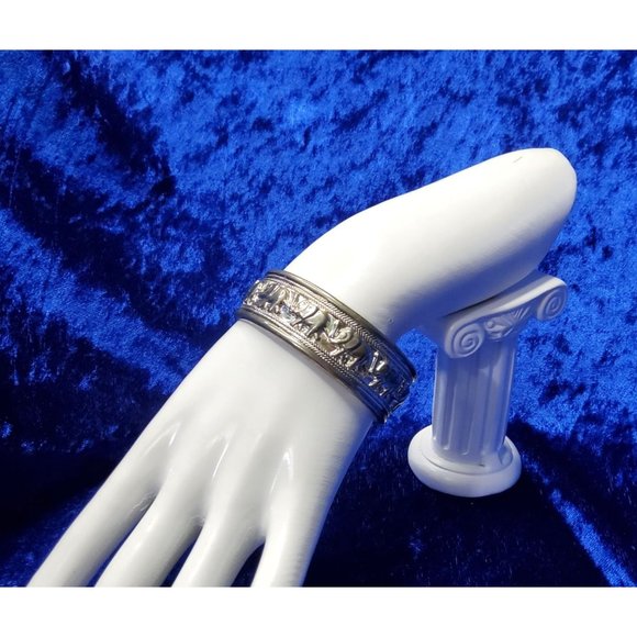 vintage signed best silver tone elephants trunks up design good luck cuff bracel - Picture 3 of 6